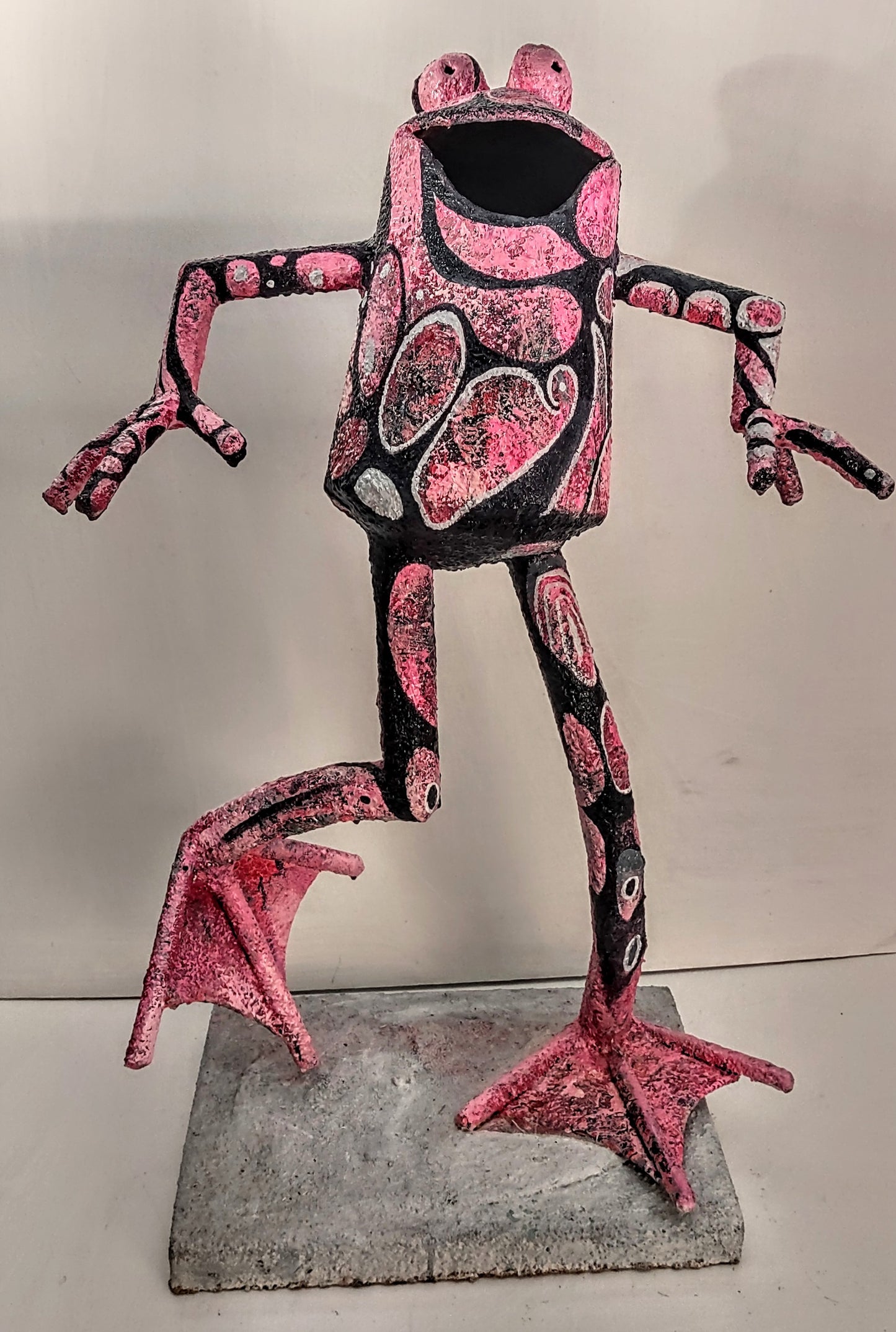Pink Frog dancing