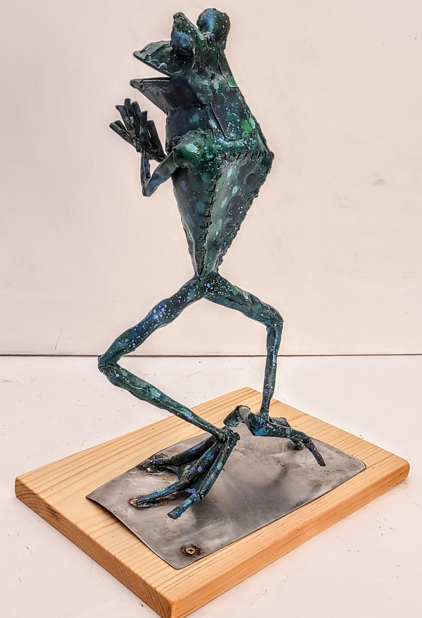 Small Diving frog