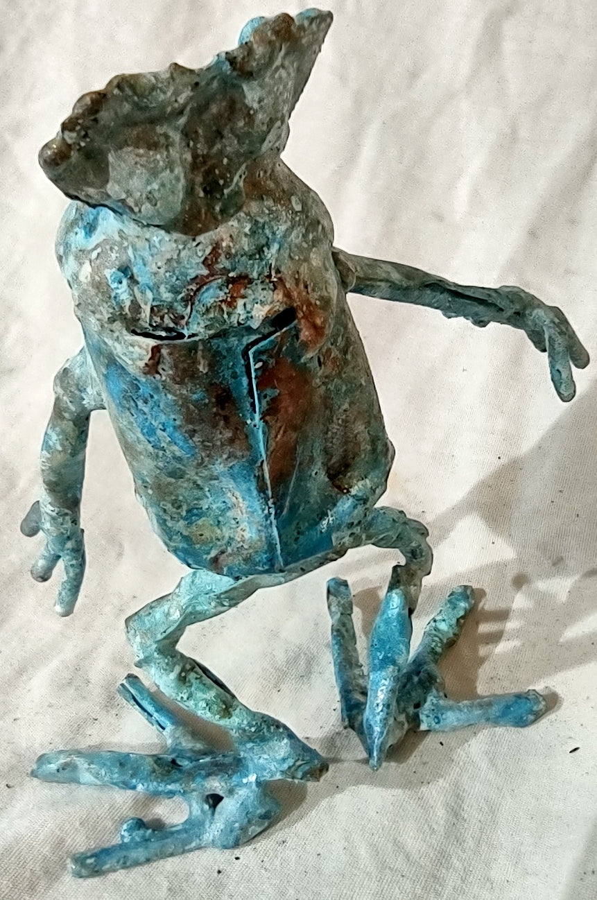 standing copper froglette shifting weight