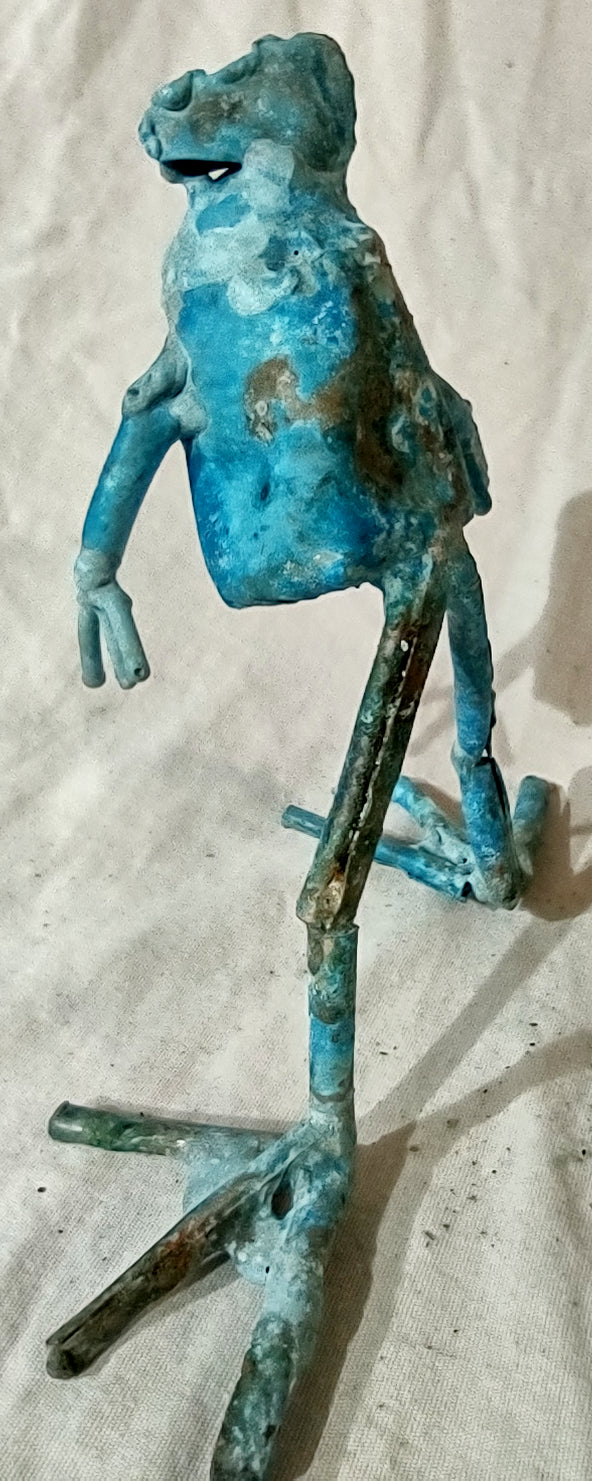 standing copper froglette action pose #1