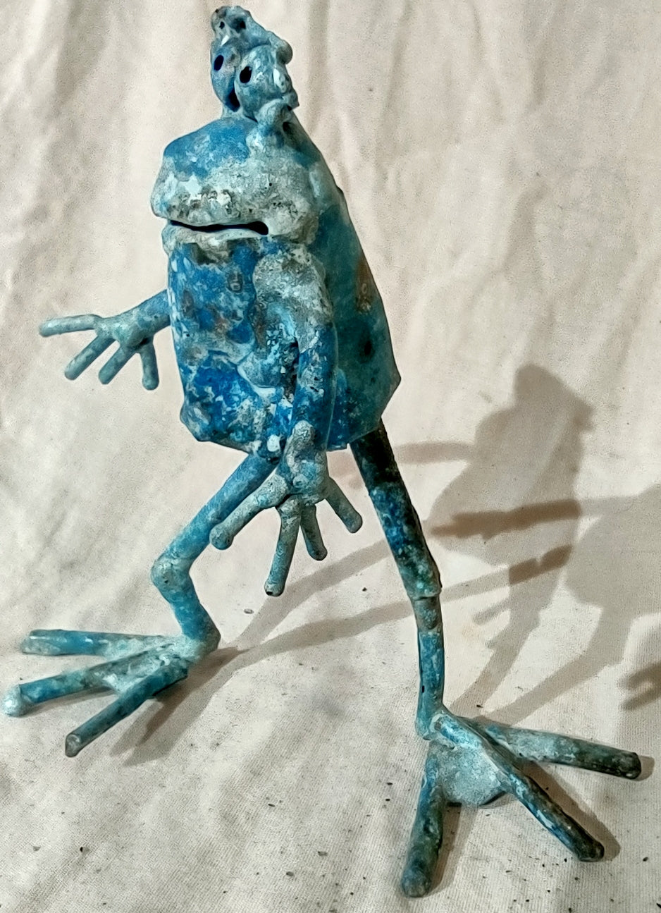 standing copper froglette action pose #1