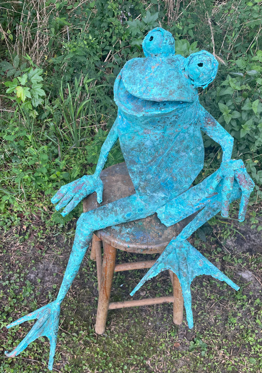 Ledge frog, funny face