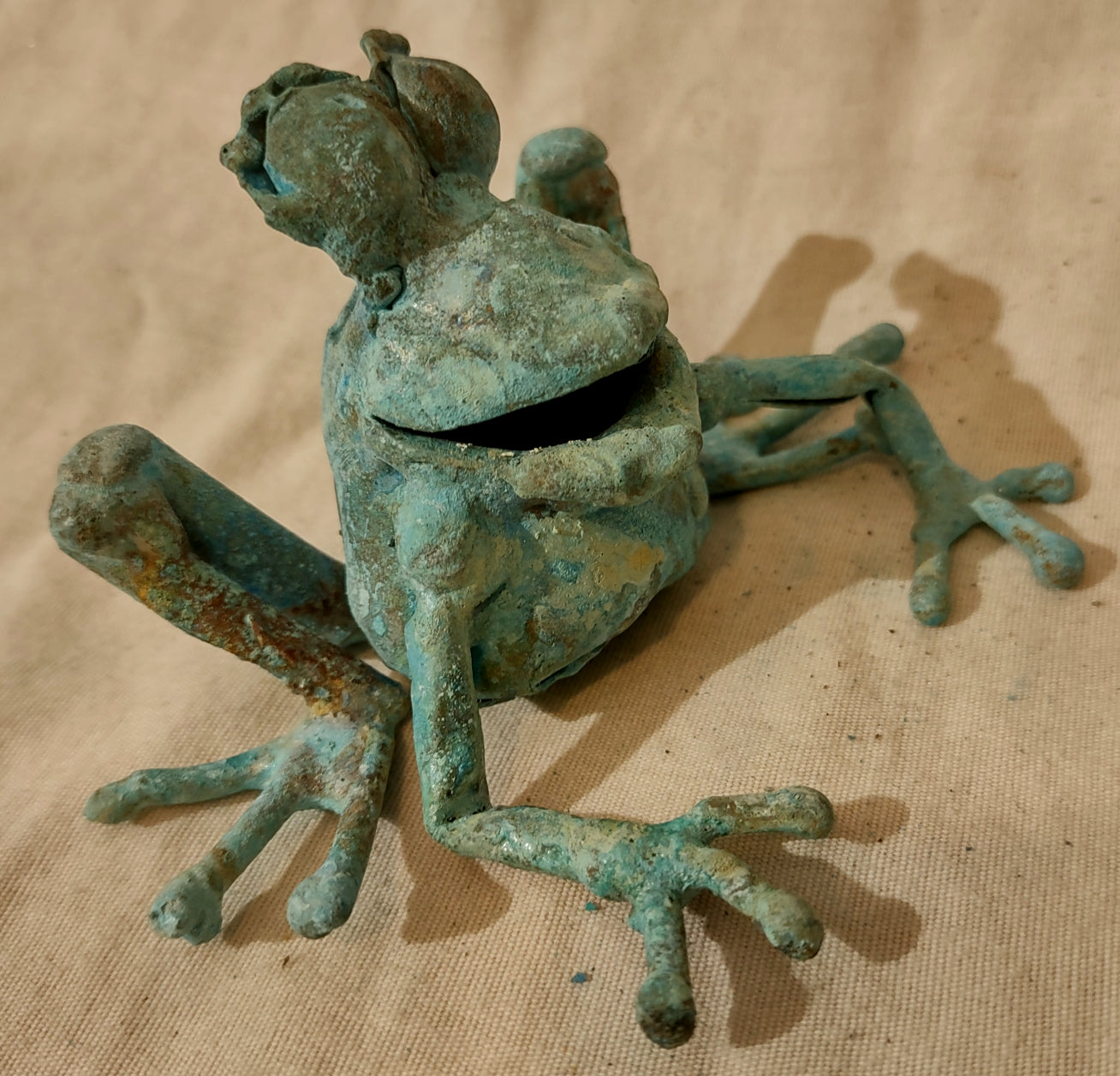 small squatting froglette copper frog sculpture