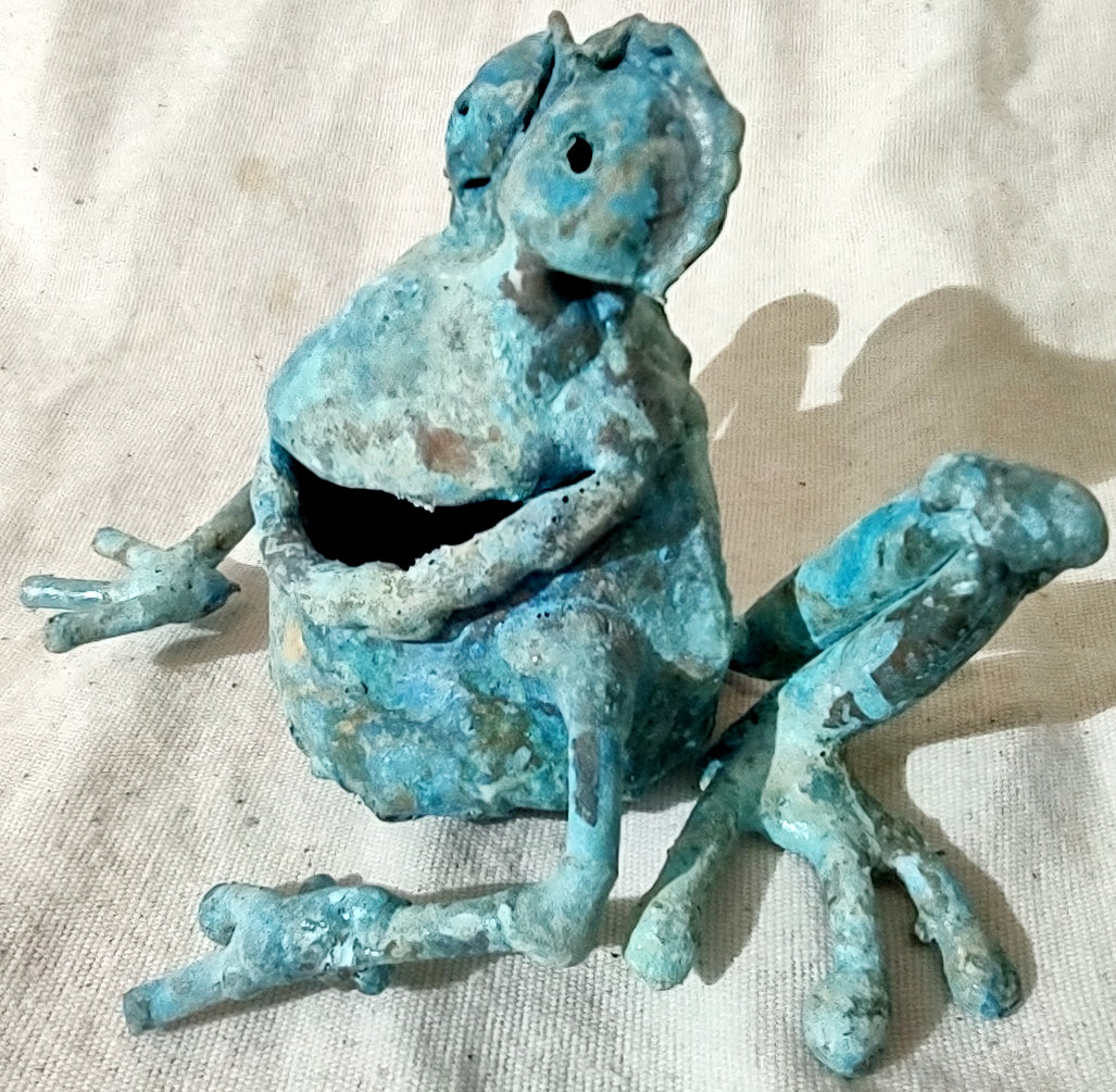 LITTLE SQUAT FROG FIGURINE #3