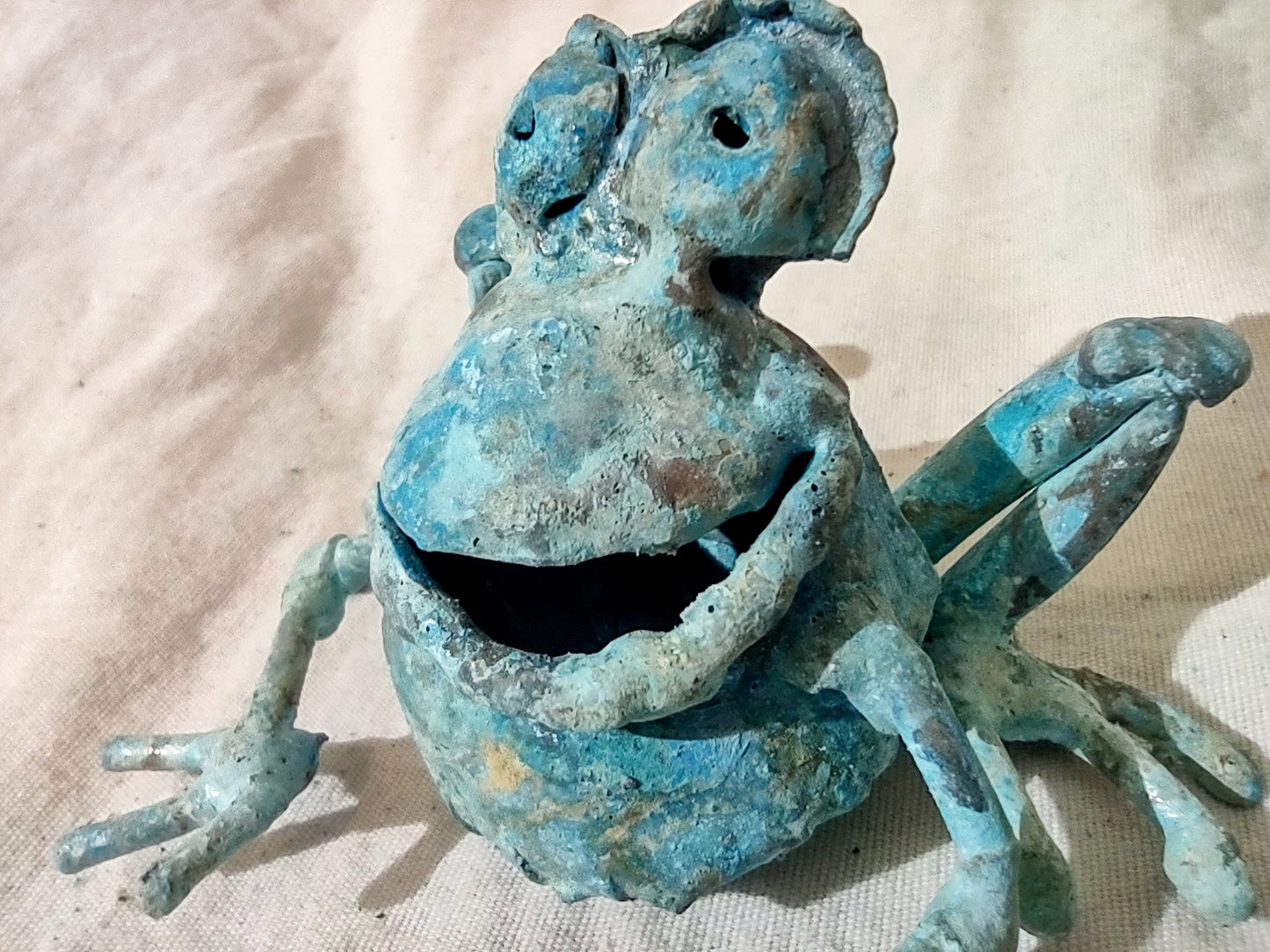 LITTLE SQUAT FROG FIGURINE #3