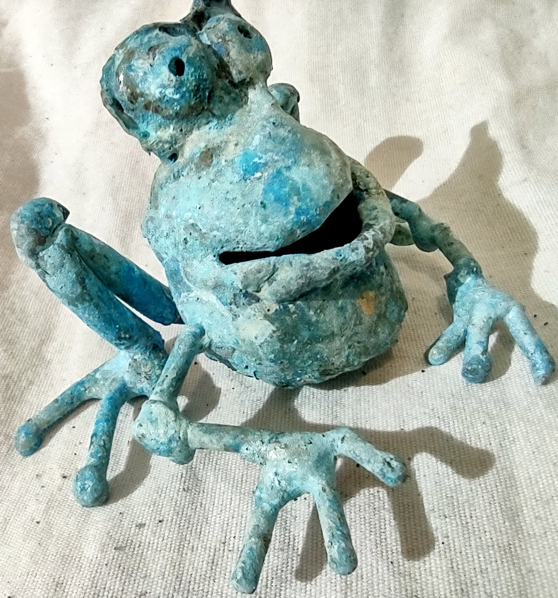 LITTLE SQUAT FROG FIGURINE #3