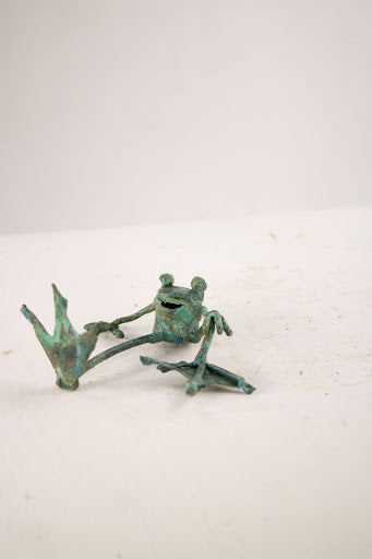 Seated Froglet