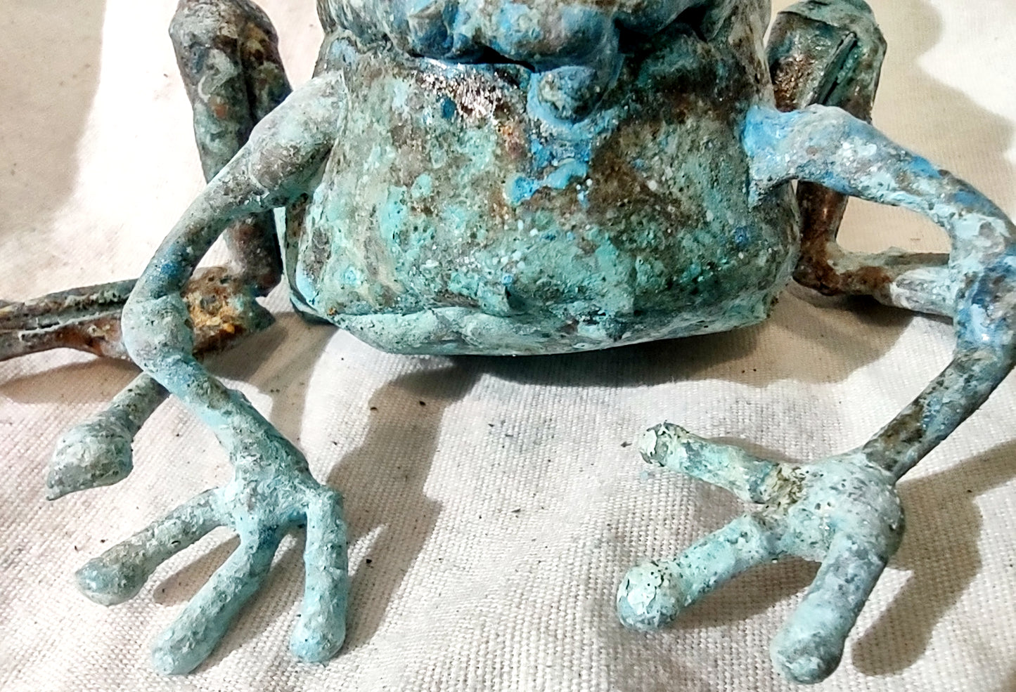 small palm sized copper squat frog #1