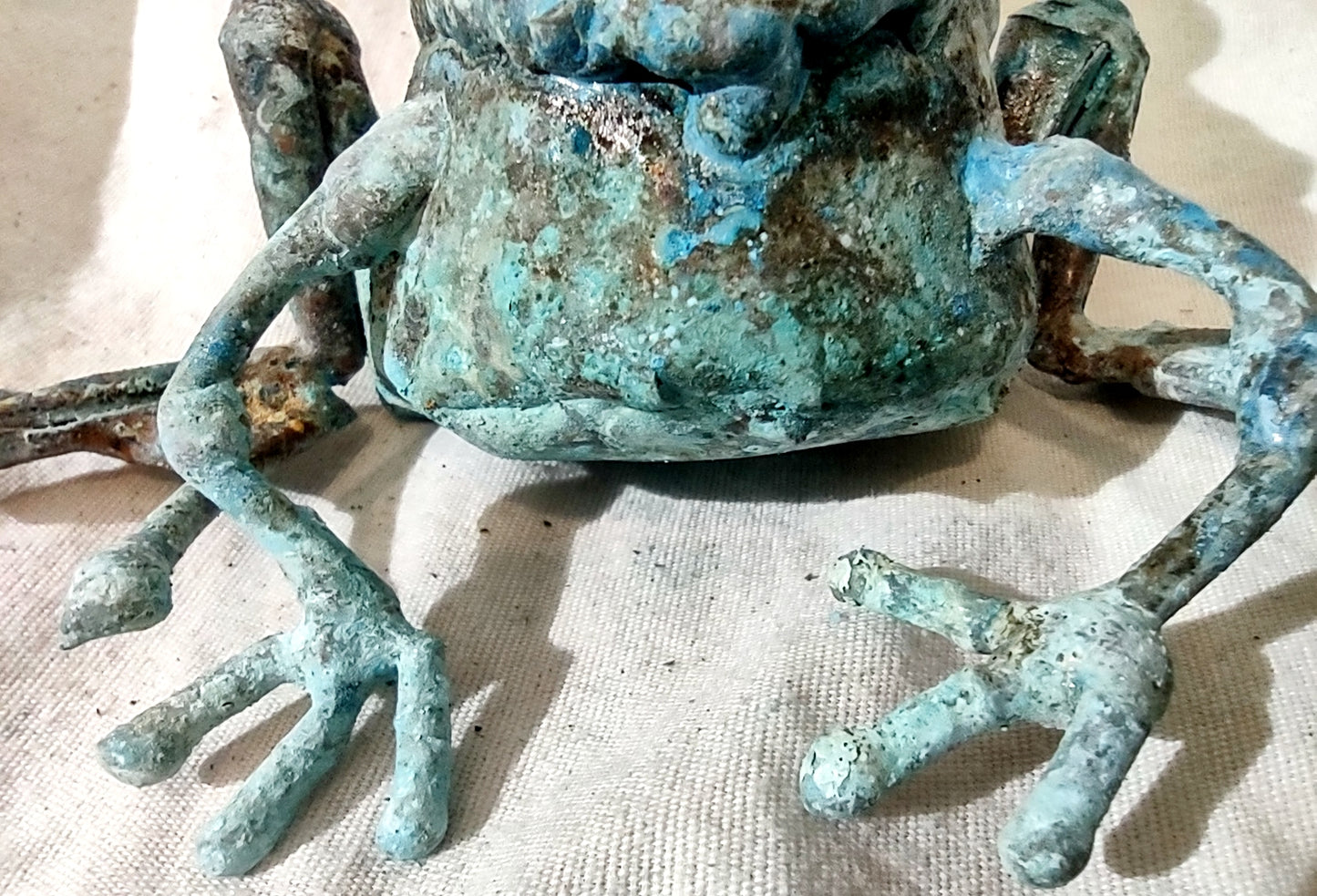 small palm sized copper squat frog #1