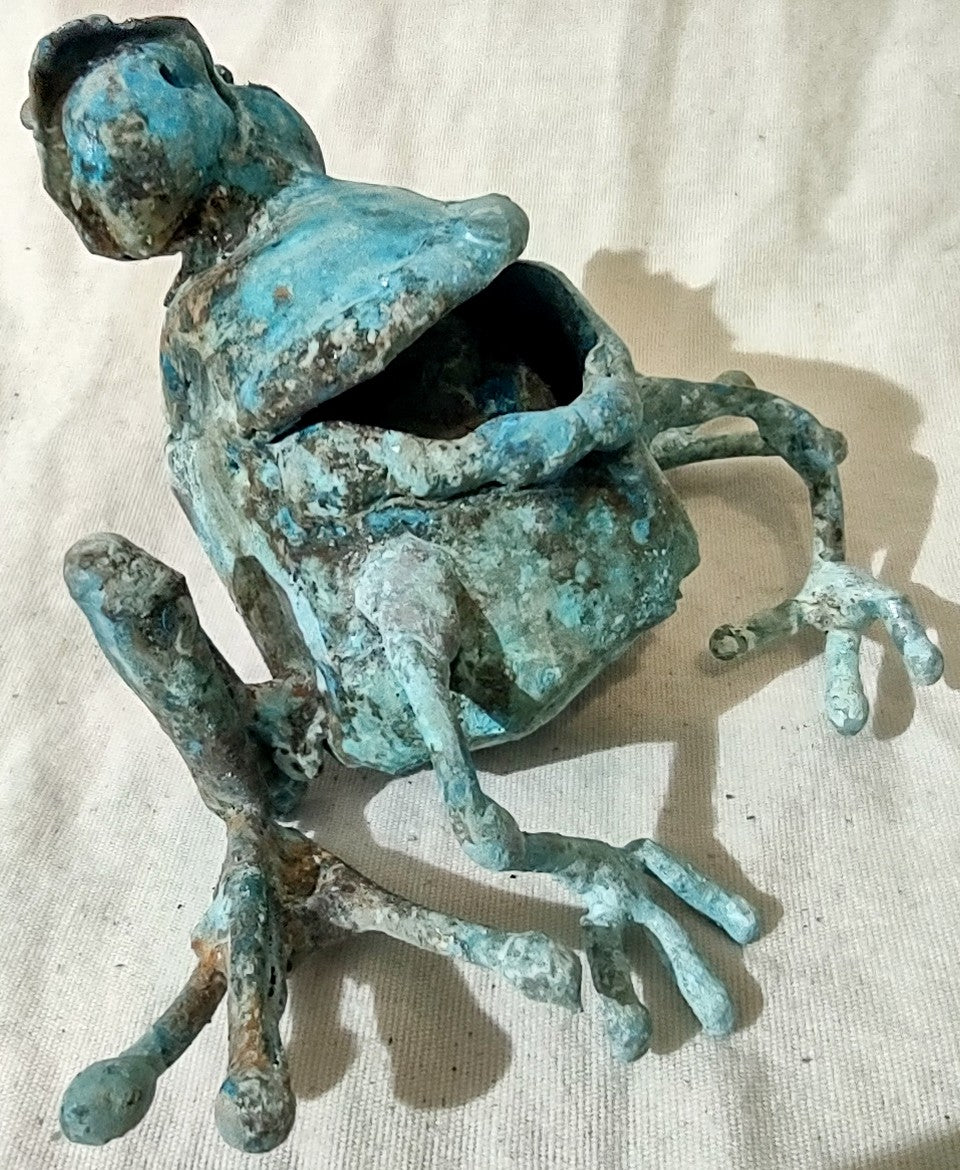 small palm sized copper squat frog #1