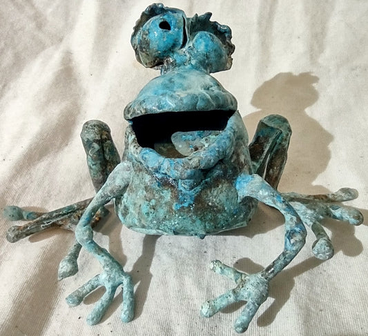 small palm sized copper squat frog #1