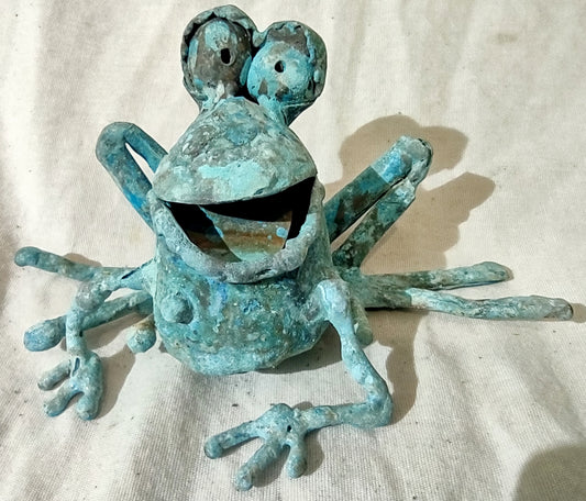 LITTLE SQUAT FROG FIGURINE #3