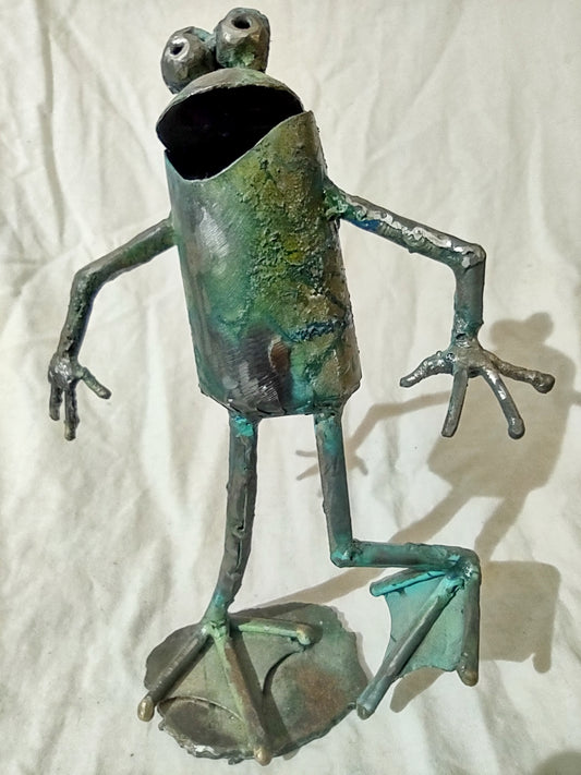 steel painted frog sculpture dancing