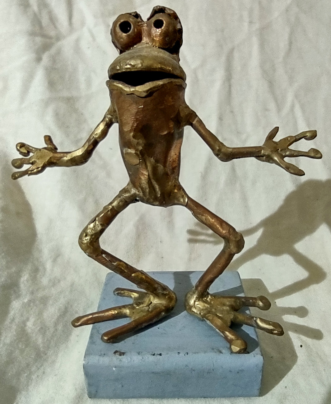 standing froglette saying "what gives?"