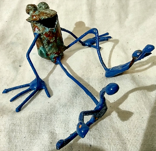 tiny seated frog sculpture